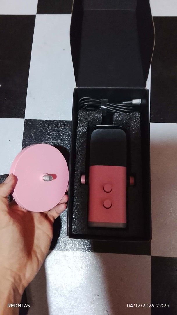 pink fifine microphone (Category: Microphones) located in Manila. Submitted by eloah.shop (Listing ID 1431745256, Image 2). Description: -good audio -noise cancellation -free mic stand -free pop filter.