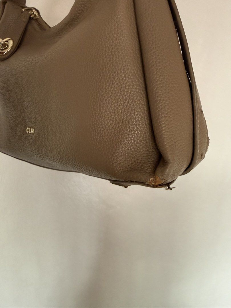 Preloved CLN Shoulder Bag (Category: Shoulder Bags) located in Pulilan. Submitted by jncscln (Listing ID 1431630419, Image 3). Description: With flaws, can be seen on the picture. Bought for 2.5k.