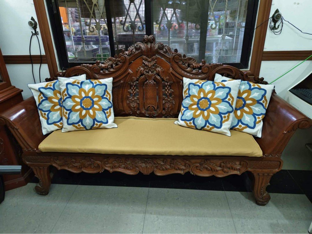 Pure Solid Narra Sofa (Category: Sofas) located in Binan City. Submitted by bella876 (Listing ID 1431610922, Image 1). Description: .