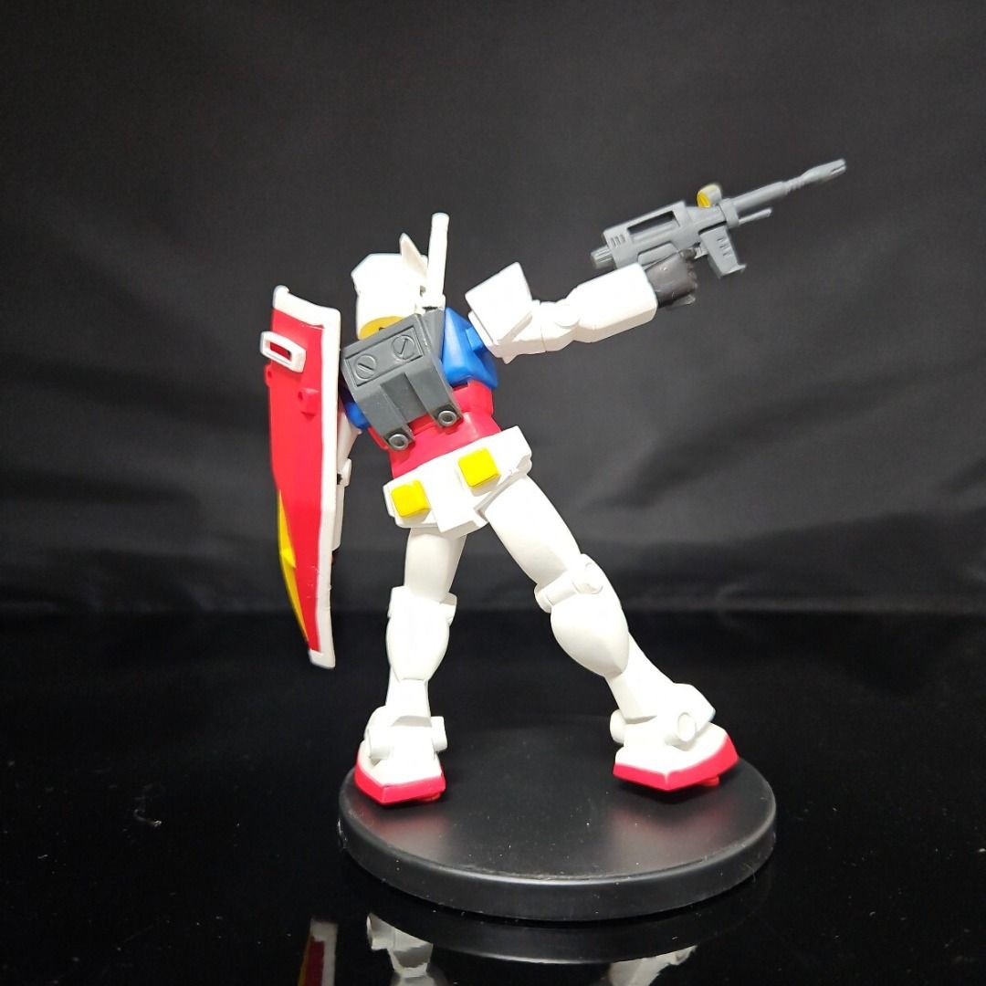 RX-78-2 Gundam Figure (Approx. 5 inches) (Category: Gundam & Model Kits) located in Makati City. Submitted by newtypecollectibles (Listing ID 1431596337, Image 3). Description: - Very good condition Php 500 [LAST price].