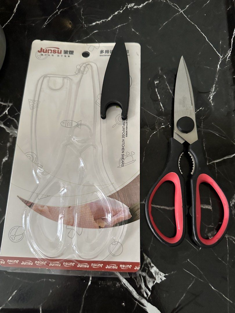 Scissors (Category: Everything Else) located in Singapore. Submitted by sepnov (Listing ID 1431634878, Image 1). Description: .