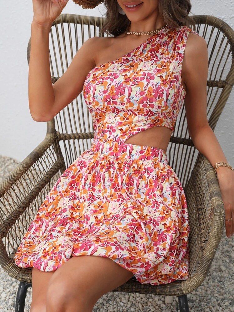 Shein Floral One sided dress (Category: Dresses) located in Malabon City. Submitted by cecepicks (Listing ID 1431761648, Image 1). Description: .