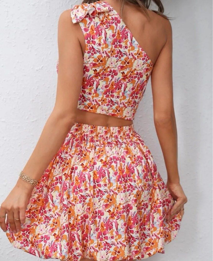 Shein Floral One sided dress (Category: Dresses) located in Malabon City. Submitted by cecepicks (Listing ID 1431761648, Image 2). Description: .