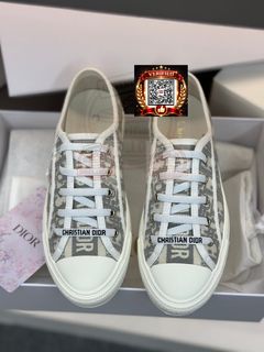 (Category: ) located in . Submitted by shoes.locker (Listing ID 1431715395, Image 1). Description: .