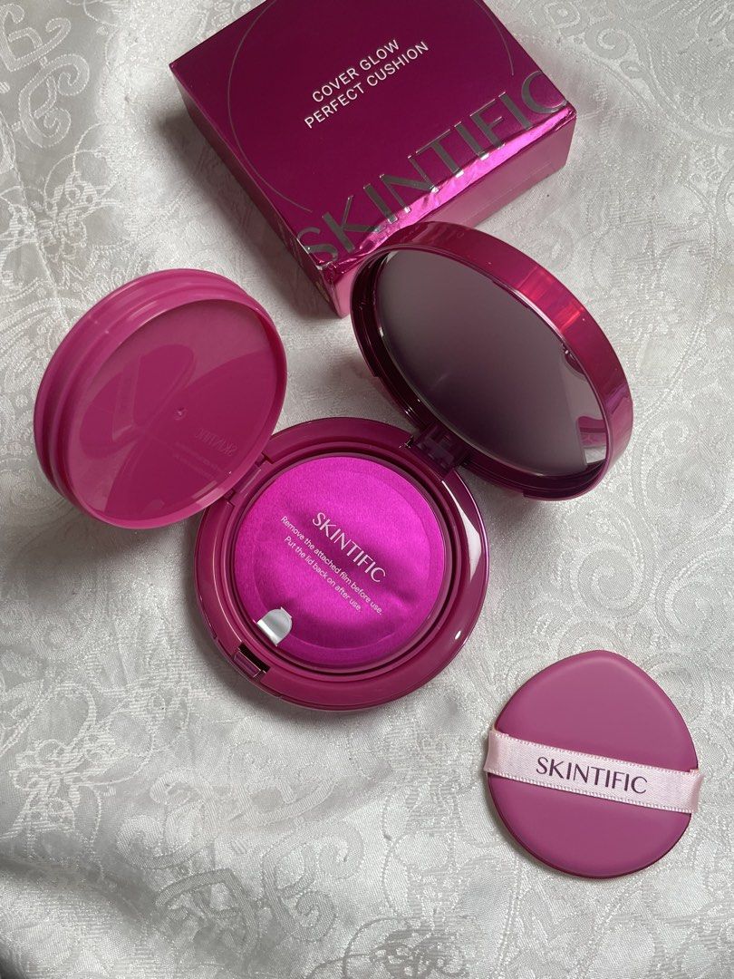 SKINTIFIC Cover Glow Perfect Cushion (Category: Makeup) located in Abucay. Submitted by declutterwyana (Listing ID 1431667066, Image 3). Description: - SKINTIFIC Cover Glow Perfect Cushion - Includes compact and puff - Brand new, in original packaging - Features a vibrant pink compact - Product name clearly printed on compact and box.
