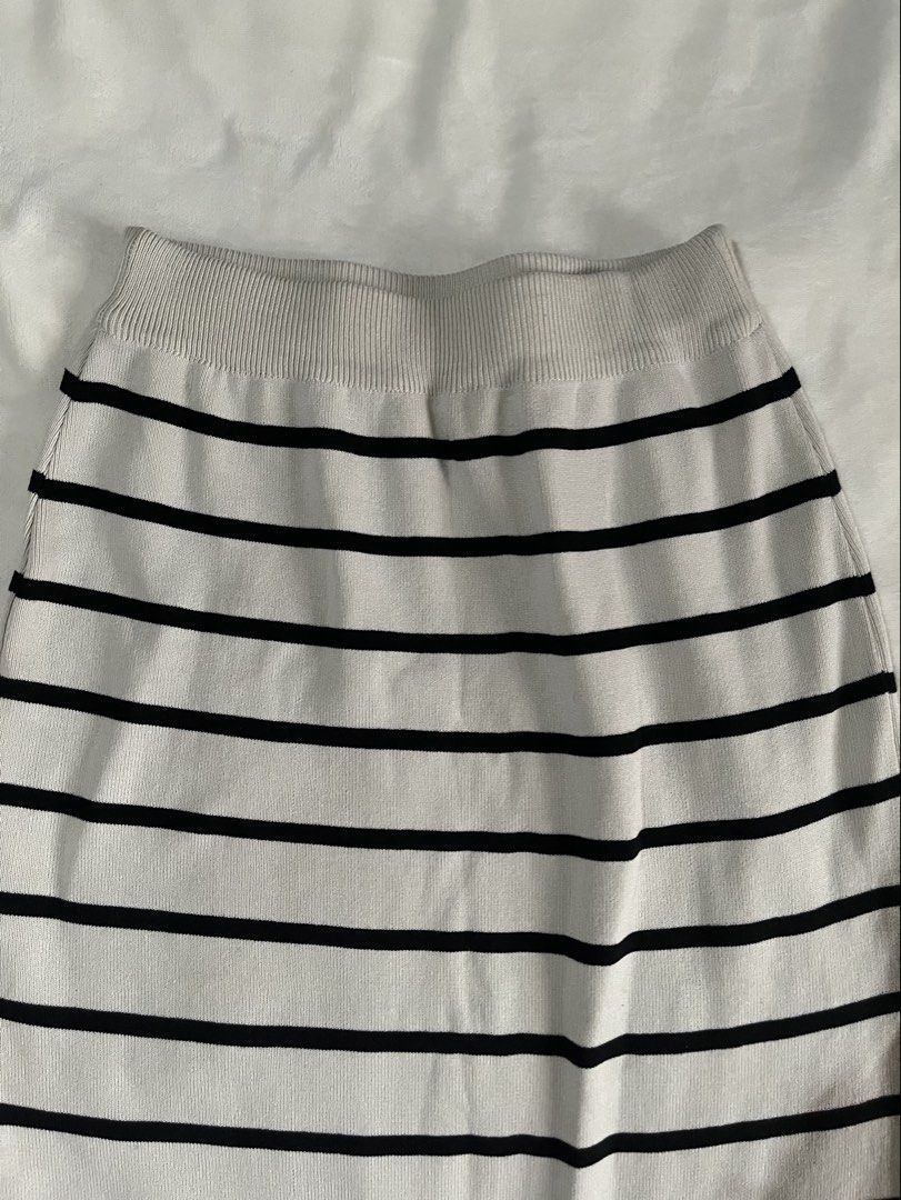 Striped Knit Skirt with Ruffles (Category: Skirts) located in Mandaluyong City. Submitted by mandmclosey_ (Listing ID 1431665267, Image 1). Description: - Classic striped knit skirt - Comfortable elastic waistband - Flattering silhouette - Length: 21 inches - Waist: 24-27 inches - Features a ruffle hem - Ideal for casual outfits Loc: Mandaluyong City Mode of payment: Gcash only!! Mode of delivery: lalamove/angkas padala/lbc/gogo xpress/etc. Buyer