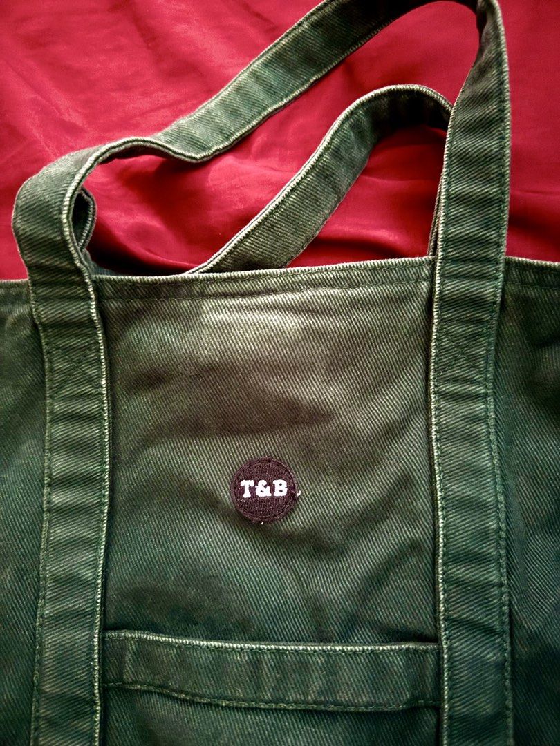 Totes & Beyond Tote Bag (Moss Green) (Category: Tote Bags) located in Quezon City. Submitted by assdeclutters (Listing ID 1431594897, Image 3). Description: Light discoloration visible due to washing. Still in good condition! Not using it anymore..