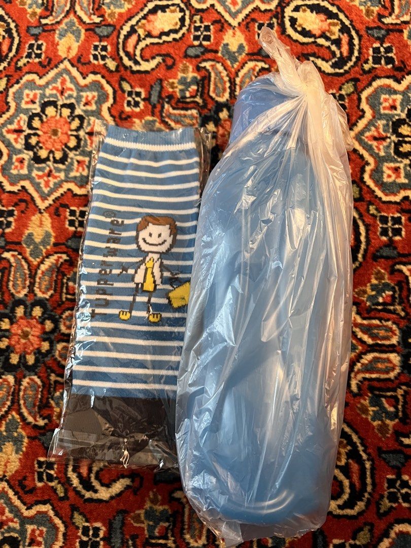 BNIB Tupperware water bottle with sleeve453293049508024320