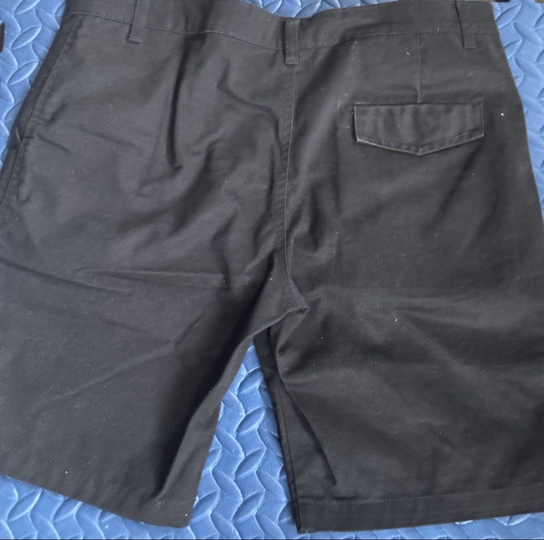 Type B short uniform - UST Engineering (Category: Shorts) located in Mandaluyong City. Submitted by martini000 (Listing ID 1431614892, Image 2). Description: 2 pcs - Type B Uniform Bottom for UST Engineering - Black cargo shorts, size 36 - Button and zipper closure - Features front and back pockets Minsan lang nagamit di na nag kasya. Bought sa official seller ng UST Engineering. Current price nia is P760 selling it for 600 nalang .