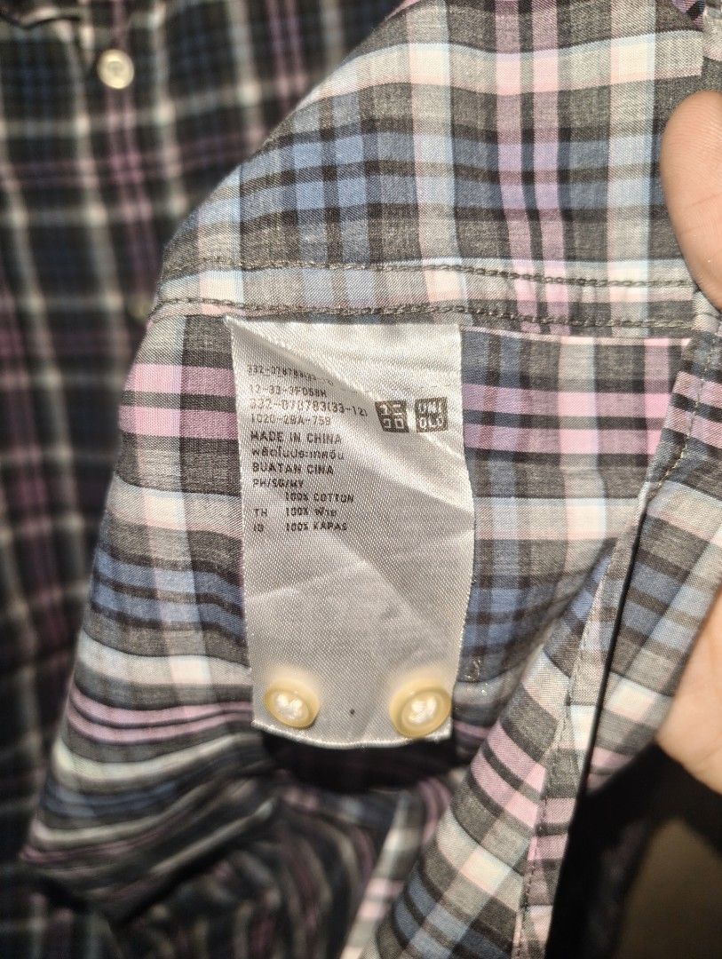 Uniqlo (Category: Tshirts & Polo Shirts ) located in Manila. Submitted by joernc (Listing ID 1431619040, Image 3). Description: Uniqlo Long Sleeve Polo Condition: Excellent Color Rate: 10/10 Size: Large Dimes: 20 x 28 Issues: None ❌ 200.