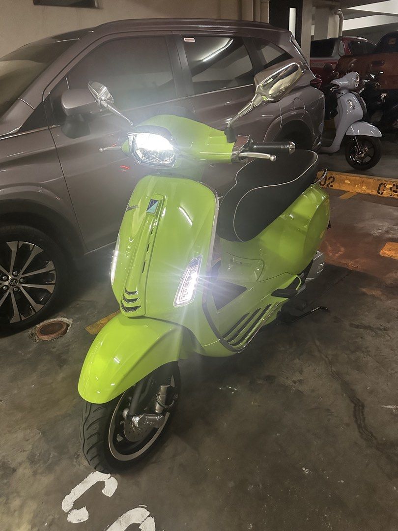Vespa Sprint 150 Green (Category: Motorbikes for Sale) located in Manila. Submitted by elutpogi (Listing ID 1431669233, Image 1). Description: For sale/swap Vespa sprint 150 Green 2025 model (purchased feb 2026) Complete and clean papers With OR and CR With plate number 2 keys First owner Very low mileage Bnew condition All stock Still under warranty With service coupon for 2 yrs with lowering kit In a covered parking since day 1 RFS: upgrade Man