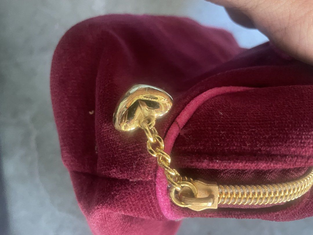 Victoria's Secret Maroon Handbag (Category: Luxury Bags & Wallets) located in Laguindingan. Submitted by kixseven (Listing ID 1431583472, Image 3). Description: - Maroon Victoria's Secret handbag - Pink accents - Gold zipper - Pink interior lining - Top handle - Victoria's Secret logo on front - Includes Victoria's Secret tag - Great size for essentials - NO COD ❌ - Location : Mindanao - Ship nationwide - MOP : gcash - With signs of use ( 2nd han