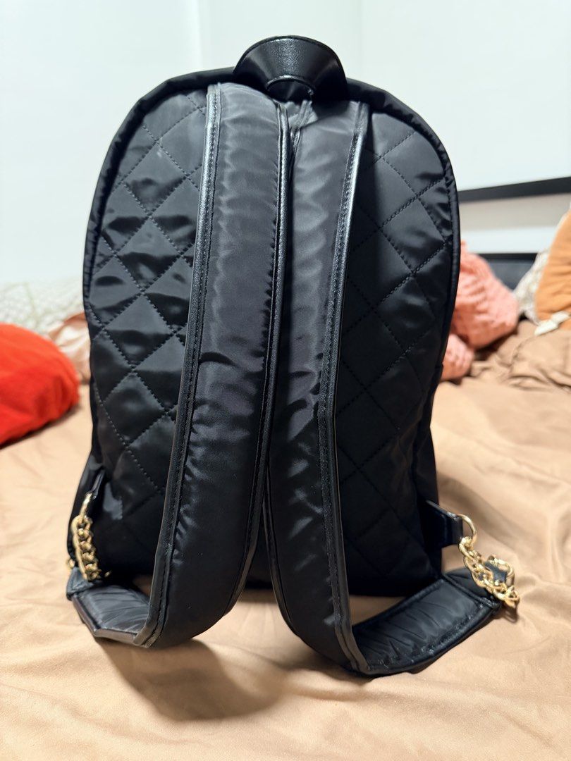 Victoria's Secret Quilted Nylon Backpack (Category: Backpacks) located in Taguig. Submitted by romarkablefinds (Listing ID 1431759408, Image 3). Description: Victoria's Secret Quilted Nylon Backpack Brand-new with tag 100% authentic Bought for 450AED ~ ₱7,000 RFS: decluttering MoP: Gcash, Bank Transfer Location: Taguig Same Day Delivery: Buyer will book a rider/courier of choice (Lalamove/Grab/Angkas etc) Provincial Shipping: via J&T Express Note