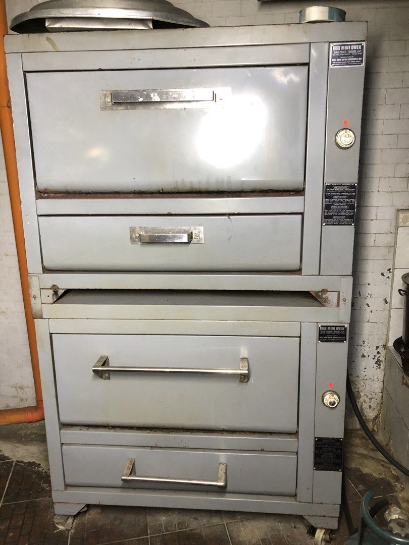 Well Done Baby Oven (gas type) (Category: Ovens & Toasters) located in Quezon City. Submitted by gshop.luxury (Listing ID 1431684159, Image 1). Description: RUSH FOR SALE - NEGOTIABLE bought for ₱90k LOTS OF FREEBIES SUCH AS BAKING TRAYS ETC.