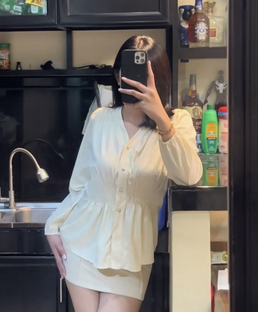 White Blouses (Category: Blouses) located in Manila. Submitted by _eahmczz (Listing ID 1431781640, Image 3). Description: 📍SJDM bulacan.