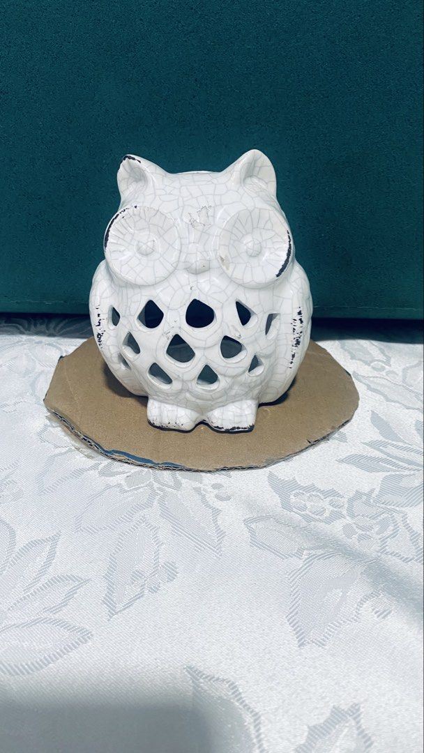 White Owl Fragrance burner (Category: Home Fragrance) located in Quezon City. Submitted by smithram (Listing ID 1431658292, Image 1). Description: - White Owl Fragrance Burner - Ceramic material - White color with distressed detailing - candle holder - with shabby chic, distressed finish.