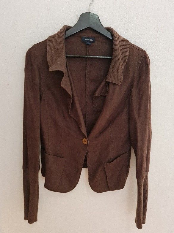 Witchery 100% Linen Fitted Blazer(Size S) (Category: Women's Clothes) located in Sydney. Submitted by desirably (Listing ID 1431770107, Image 2). Description: Witchery 100% Linen Fitted Blazer(Size S) for $45. In dark green/khaki/brownish colour. Worn lightly&in wonderful condition. Front button to cinch at the waist. 2 Front pockets. 100% Linen. Pick up from Marrickville. Pls feel free to check out my other listings..
