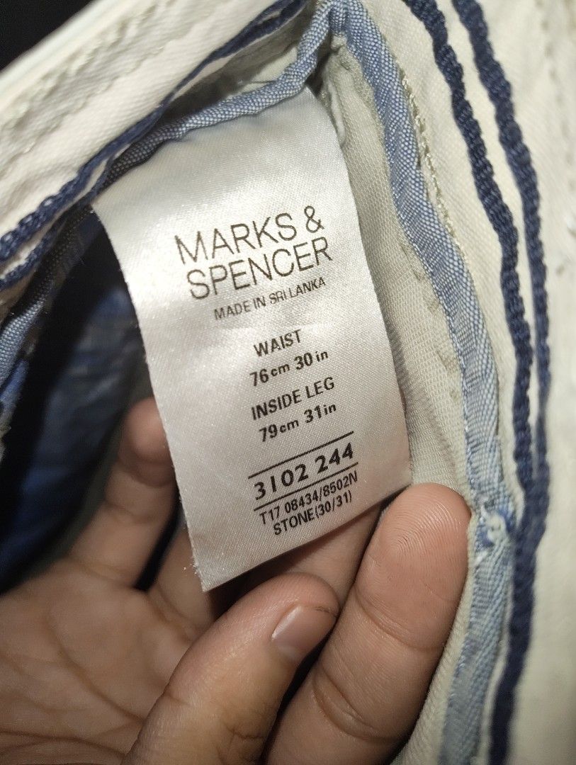 Y2K Cargo Pants (Category: Trousers) located in Manila. Submitted by joernc (Listing ID 1431619047, Image 3). Description: North Coast Cargo Pants Condition: Used Color Rate: 7/10 Size: 30 Dimes: 30 x 38 9 Leg opening Issues: Stains 200.