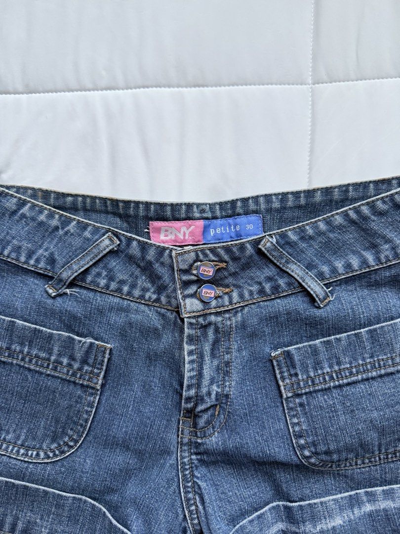 Y2K mid waist denim shorts (Category: Shorts) located in Cabuyao City. Submitted by sweethriftph (Listing ID 1431693086, Image 2). Description: - size 26-27 - mid waist - super kapal ng denim! .