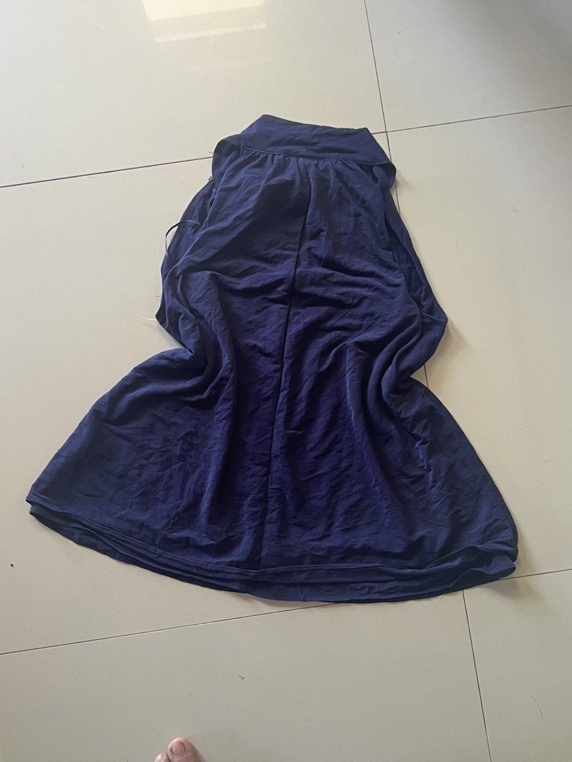 Y2k halter top Jennifer Lopez Navy Top (Category: Sleeveless) located in Manila. Submitted by alingmads (Listing ID 1431641567, Image 2). Description: - Jennifer Lopez navy top - Size: Medium - Features a tie detail at the front - Gold-colored accent - Made in the Philippines - Slight sheen fabric - Unique design - Versatile addition to your wardrobe.