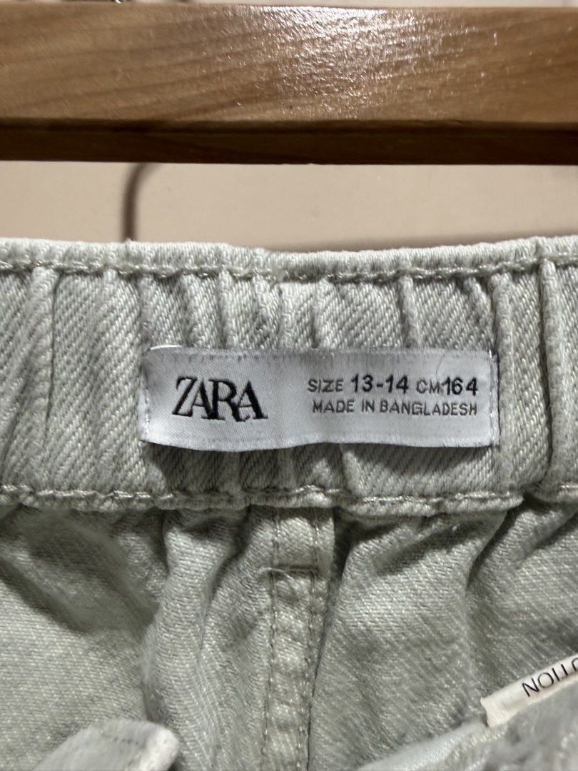 Zara Denim Shorts Size 13-14 (Category: Shorts) located in Manila. Submitted by oceans18 (Listing ID 1431752677, Image 2). Description: Zara denim shorts. Light wash, distressed details, and elastic waistband. Size 13-14 (164 cm). Made in Bangladesh..