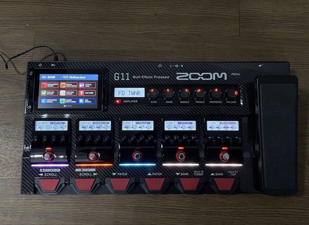 Zoom G11 multi effect processor （分類：打蛋器及廚師機）位於 Hong Kong。 由 samyap1314 提交（商品編號 1431591903，圖片 1）。簡介： 極新淨，齊盒齊火牛。