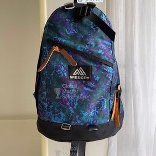 (Category: ) located in . Submitted by fashion.luxe (Listing ID 1431980916, Image 1). Description: .