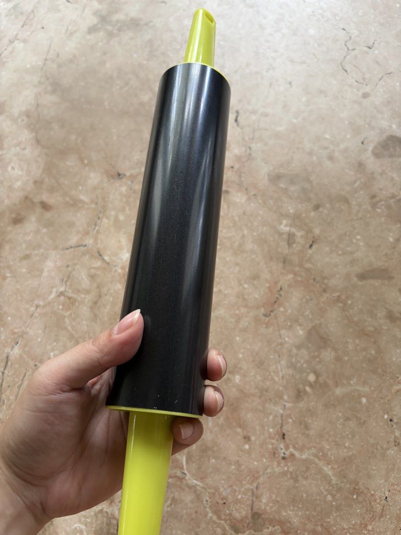 Acrylic Rolling Pin, BPA Free (Category: Bakeware) located in Quezon City. Submitted by tidyup.lara (Listing ID 1431931391, Image 3). Description: Sold as is Condition 8/10: used but in good condition .