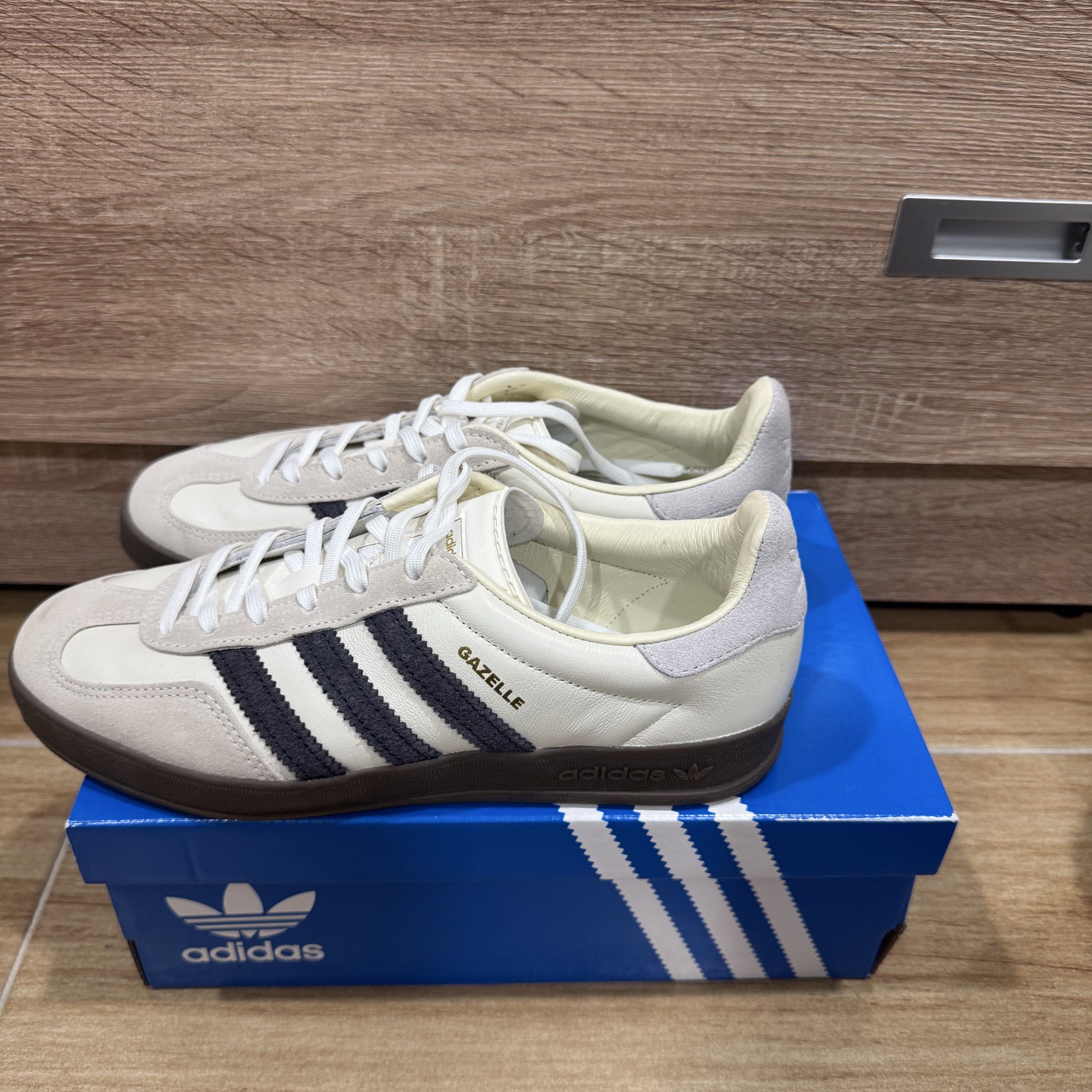 adidas gazelle silver green womens Adidas Gazelle Indoor Emmi Off White Dark Green – Coproom
