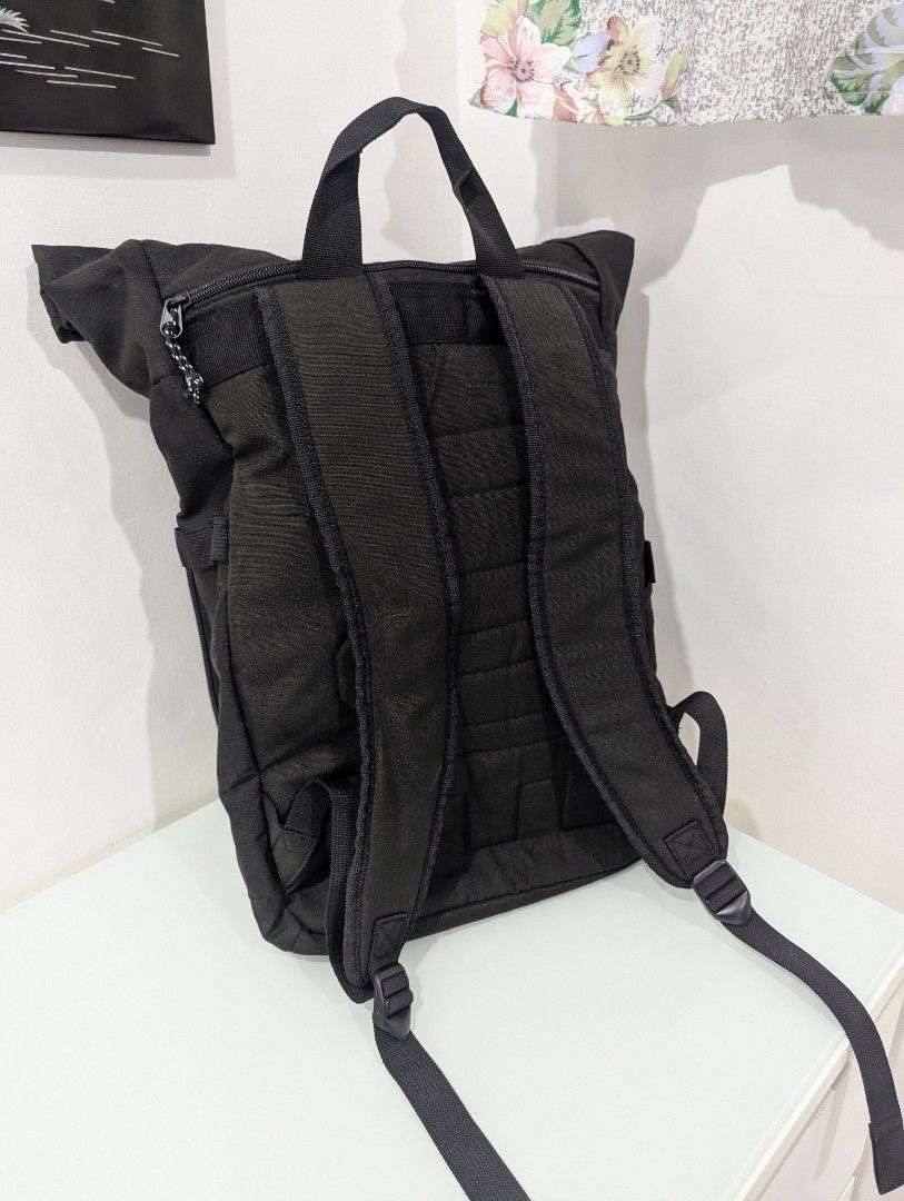 ASUS TUF Gaming Backpack (Category: Backpacks) located in Batangas. Submitted by leramoshimoshi (Listing ID 1431953546, Image 2). Description: Loc. 📍 Sto. Tomas Batangas.