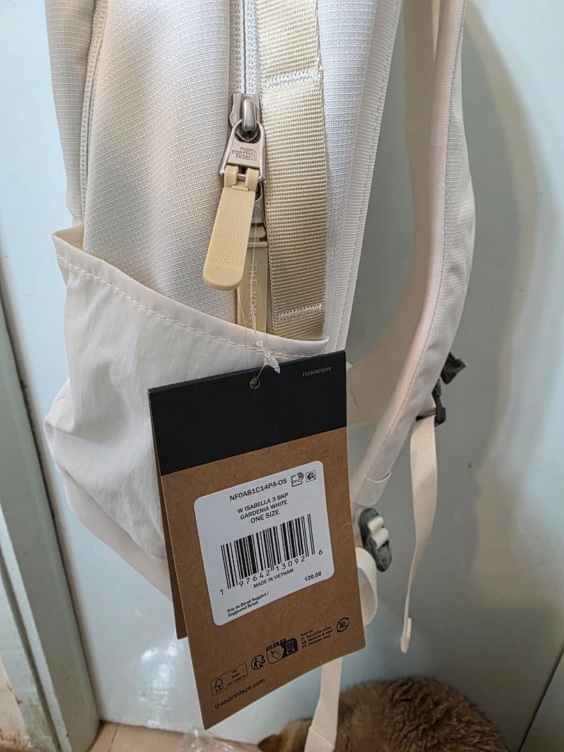 Backpack （分類：外套及戶外衣服）位於 Hong Kong。 由 vshop2727 提交（商品編號 1431892231，圖片 3）。簡介： 100%全新背囊 Isabelle奶白色，多層隔數 未拆牌。