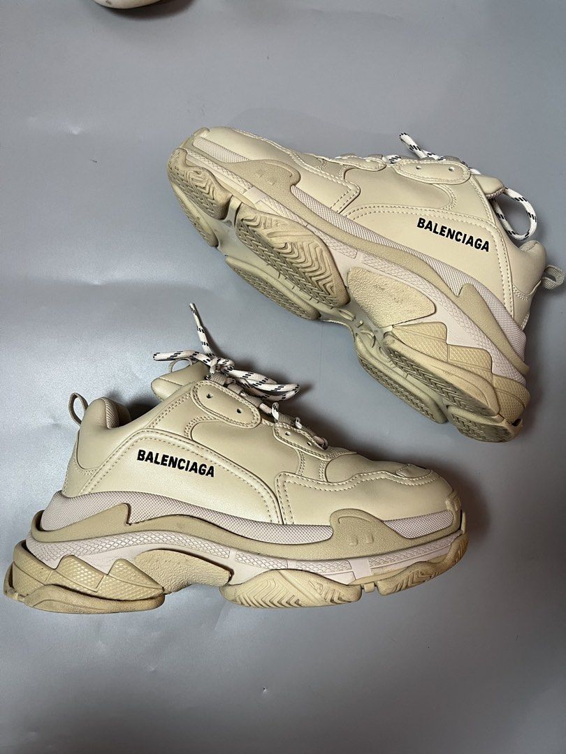 Balenciaga Triple S leather sneaker (Category: Sneakers) located in Quezon City. Submitted by theideal (Listing ID 1431957431, Image 1). Description: Read first before buy Legit/Authentic Balenciaga Triple S leather sneaker No box,shoes only Size 40 mens fits 7 Still in good and presentable condition Replacement inner pads insole Minor crease and heeldrag due to sign of use No major flaws See picture details posted.