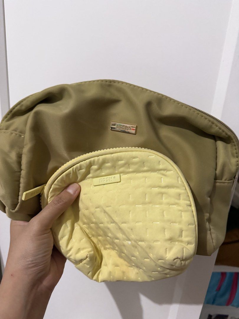 Bash Mnl Pouch (Category: Wallets & Card holders) located in Manila. Submitted by habagjt (Listing ID 1431874996, Image 1). Description: .