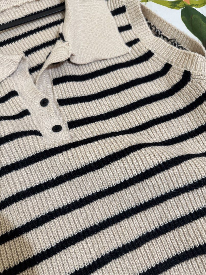 Beige Knitted Top (Category: Others Tops) located in Quezon City. Submitted by silverls7 (Listing ID 1431814937, Image 2). Description: Never been used stretchable, can fit up to large rfs: doesnt look good on me.. .