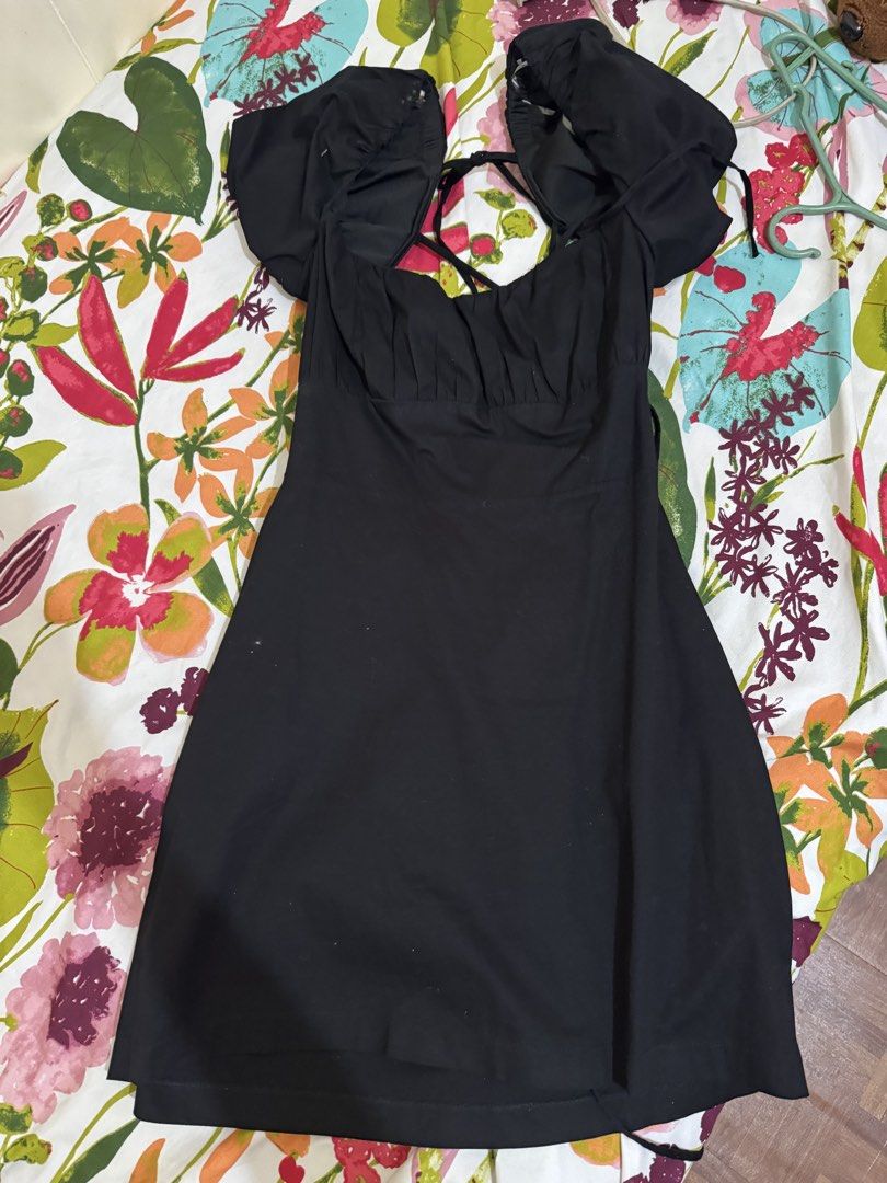 Black Backless Dress (Category: Dresses) located in Quezon City. Submitted by silverls7 (Listing ID 1431815951, Image 1). Description: Black Backless Dress. rfs: decluttering .