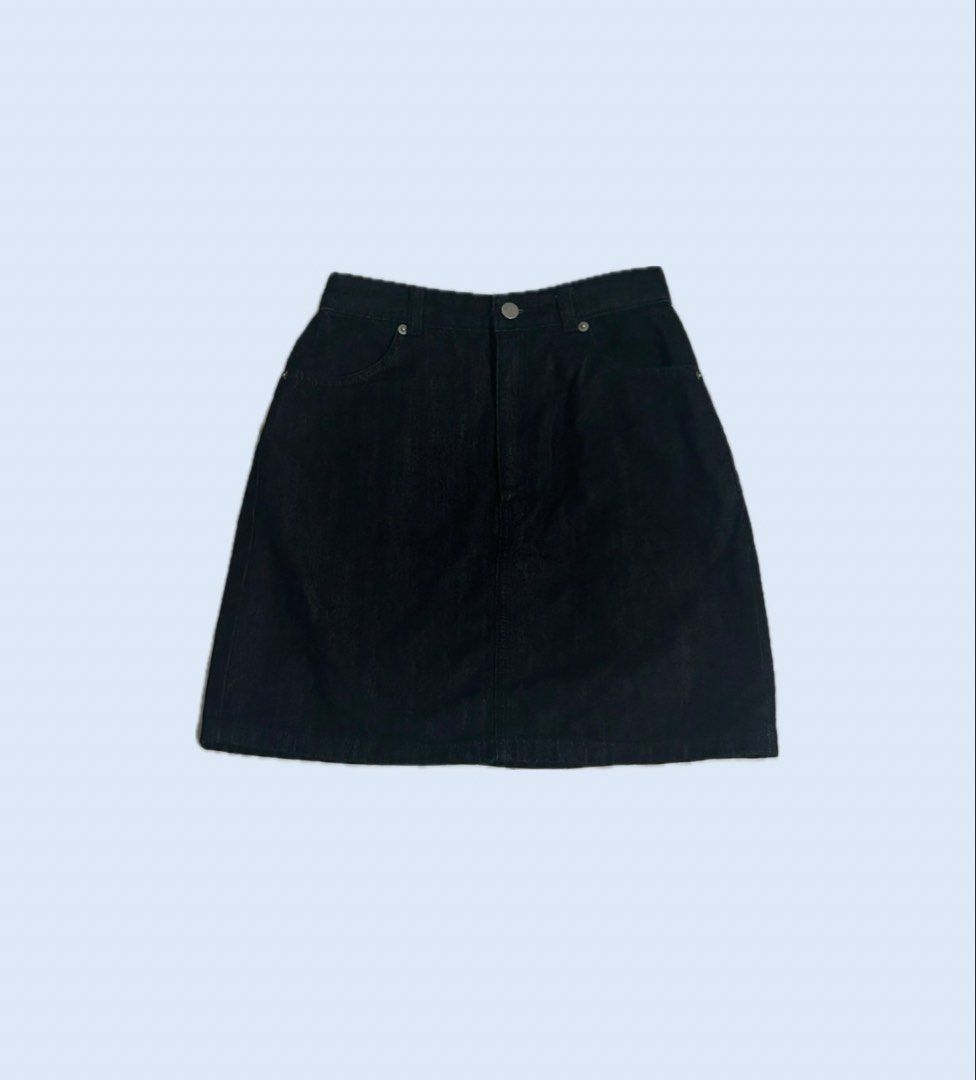 GU Dark Blue Denim Skirt (Category: Skirts) located in Quezon City. Submitted by _jujusells (Listing ID 1431945935, Image 1). Description: Size on tag: M but fits like S Waist: 25" Length: 18".