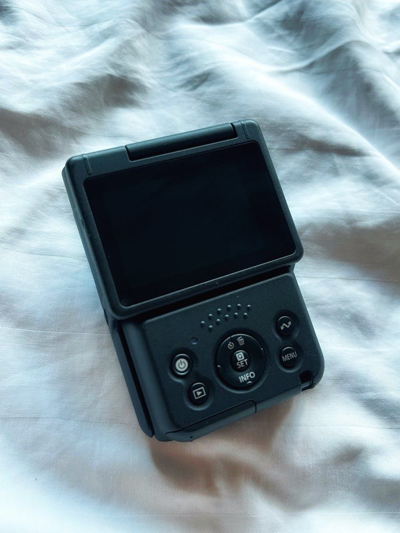 Canon Powershot V10 (Black) (Category: Cameras) located in Las Pinas. Submitted by charmedandjazzed (Listing ID 1431832383, Image 2). Description: Original price when bought: P29,998 (12K difference from my selling price) Used only twice, no dents or scratches Includes the already installed lens cover and charging cable.