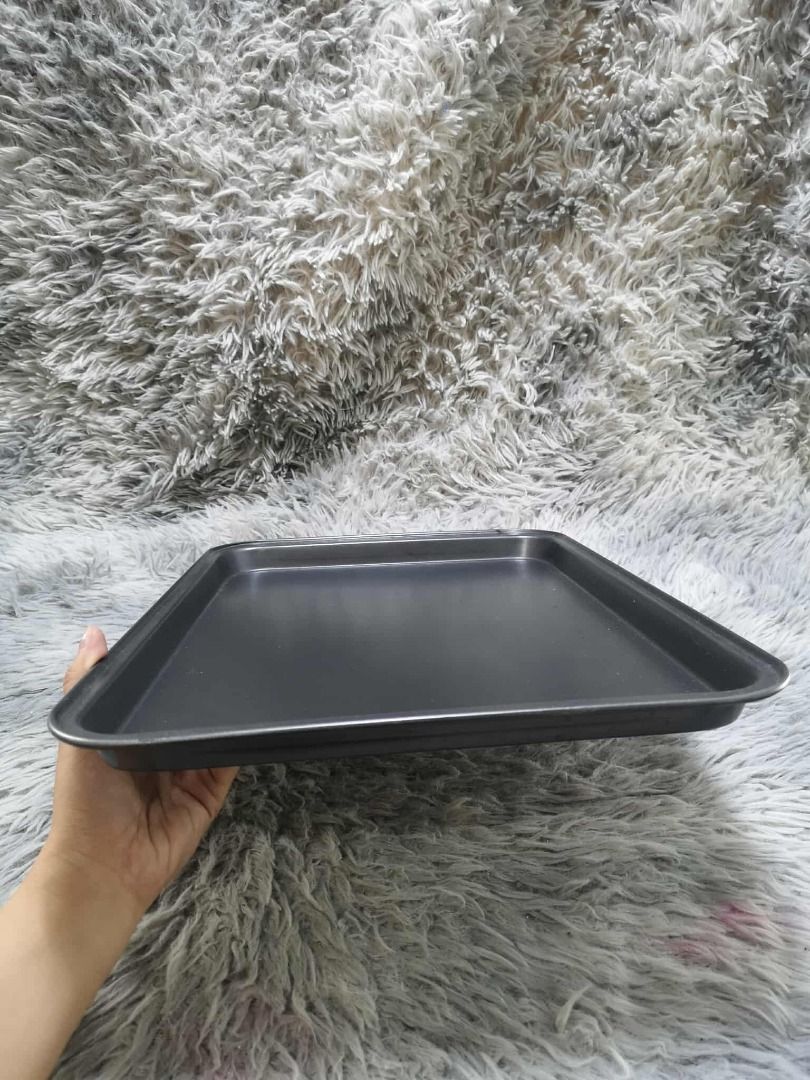 Carbon Steel Baking Tray (Category: Bakeware) located in Santa Cruz. Submitted by jmy_surplus.2 (Listing ID 1431824495, Image 2). Description: Size ; L - 32 W - 47 H - 4 Color ; Gray Type ; Baking Tray Brand ; No brand Material ; Carbon Steel Style ; Gray Baking Tray JMA JMY 5 Batch #198.