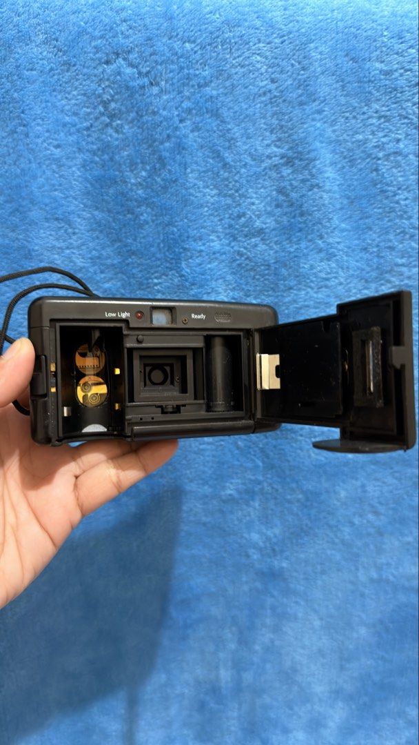 Carena Mini X - Film Camera (Category: Cameras) located in Manila. Submitted by decluttersss (Listing ID 1431995063, Image 2). Description: For parts nalang siguro, di ko sure if working eh. Di ko matandaan kasi nung time na mahilig ako sa mga camera, ngayon nawalan na ng gana. Buy at your own risk. .