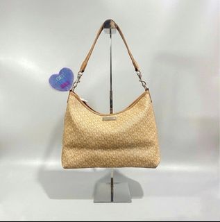 (Category: ) located in . Submitted by get.that.bag (Listing ID 1431981337, Image 1). Description: .
