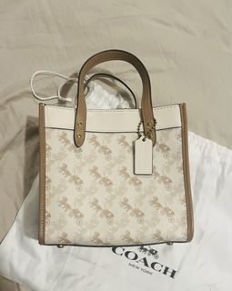 由 mint_white (刊登 ID 1431820388，圖片 1) 提交，位於 的 (類別：)，說明：。