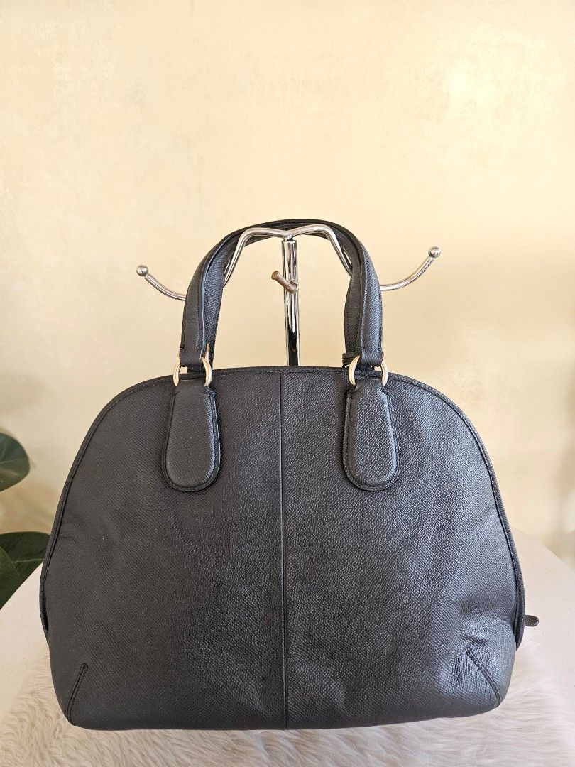 Coach handbag (Category: Luxury Bags & Wallets) located in Batangas. Submitted by iris_26 (Listing ID 1431995900, Image 2). Description: .