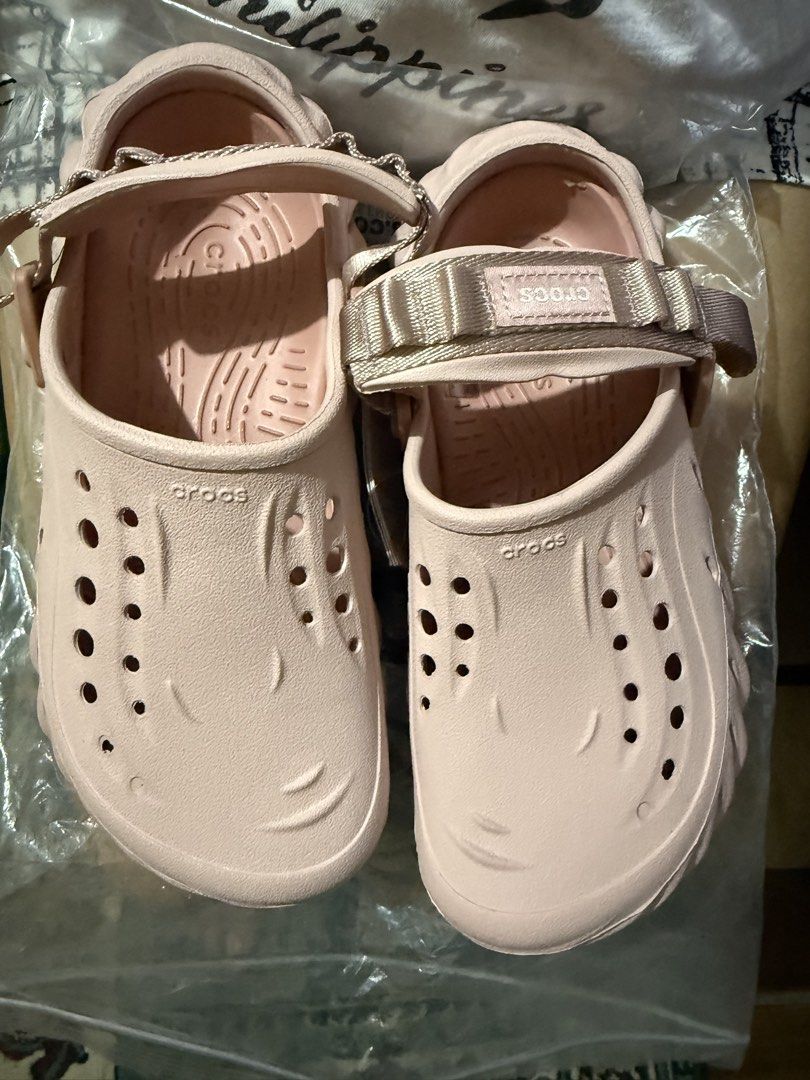 Crocs Literide 360 Sandal - Pink (Category: Sandals) located in Quezon City. Submitted by ae.thina (Listing ID 1431823066, Image 2). Description: BOUGHT FOR 2800 SELLING FOR 2500 (Never used) RFS: Wrong Size - Authentic Crocs Literide 360 sandals - Color: Dustt Pink - Comfortable design - Secure strap - Features Crocs logo - New and unworn - Still in original packaging.