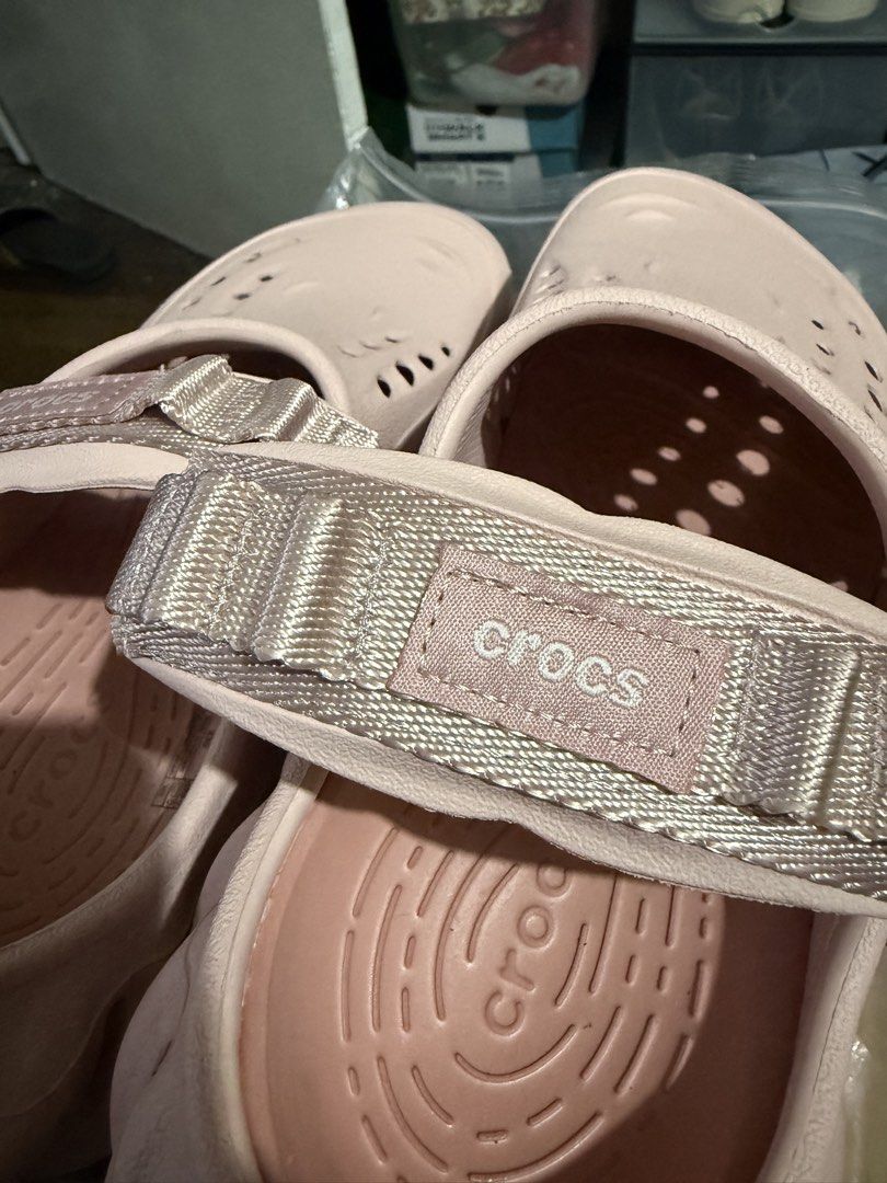 Crocs Literide 360 Sandal - Pink (Category: Sandals) located in Quezon City. Submitted by ae.thina (Listing ID 1431823066, Image 3). Description: BOUGHT FOR 2800 SELLING FOR 2500 (Never used) RFS: Wrong Size - Authentic Crocs Literide 360 sandals - Color: Dustt Pink - Comfortable design - Secure strap - Features Crocs logo - New and unworn - Still in original packaging.