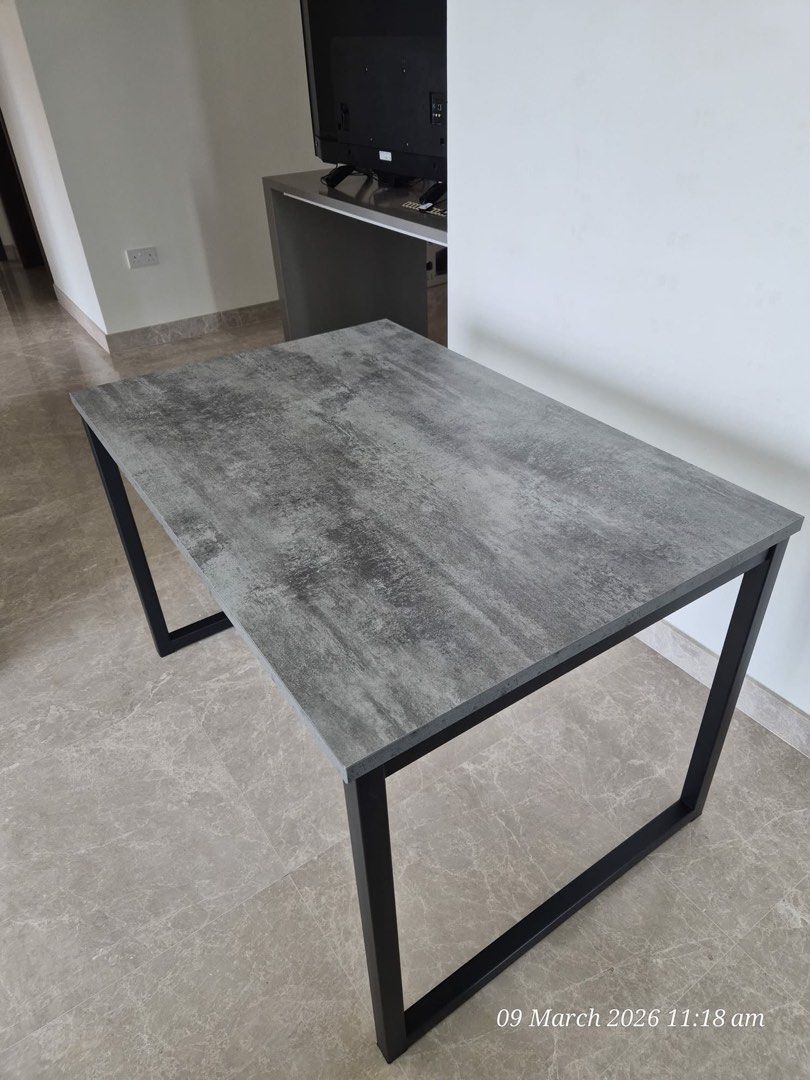 Dining Table (Category: Tables & Sets) located in Singapore. Submitted by shell_uh (Listing ID 1431911463, Image 2). Description: DINING TABLE IN A GOOD CONDITION SOLID WOOD COLLECT MARSILING.