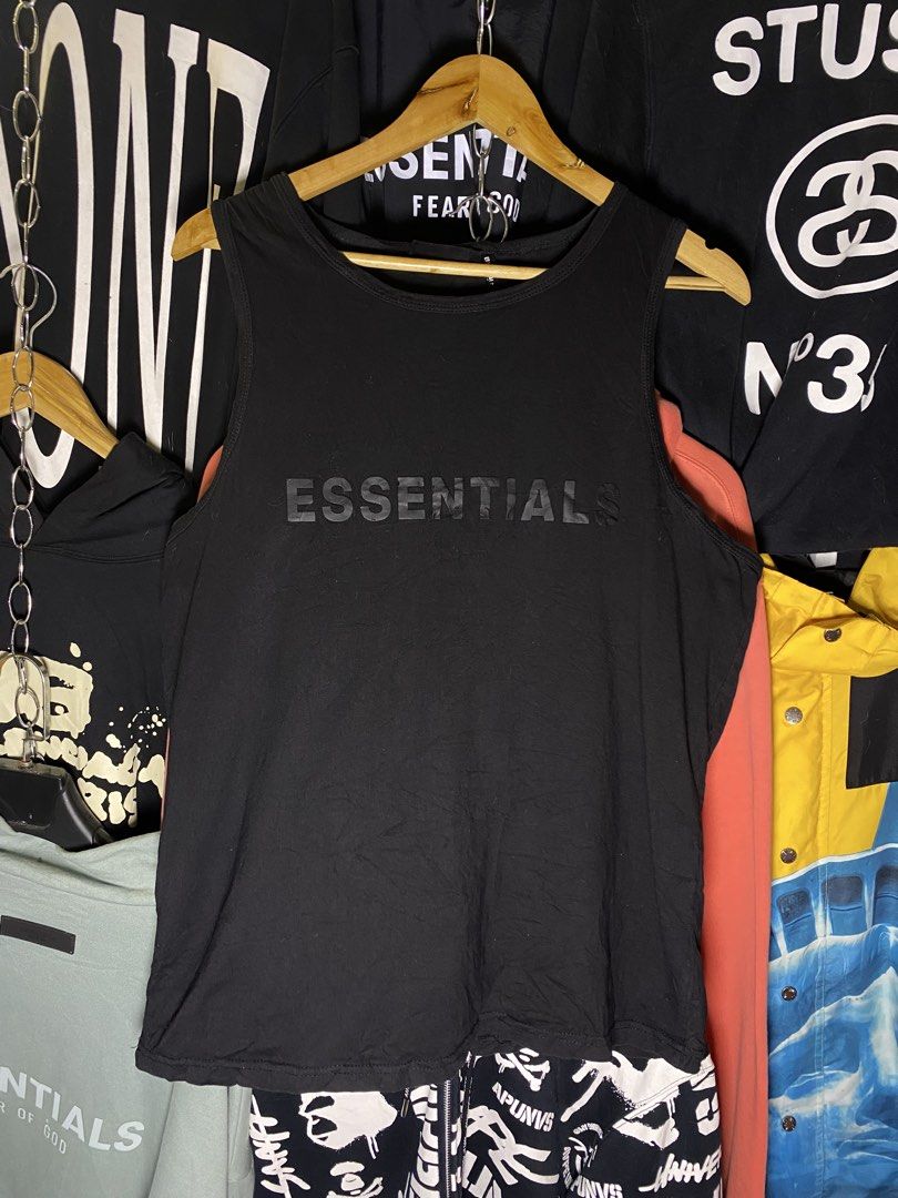 Essentials tanktop (Category: Formal Shirts) located in Manila. Submitted by ercmrsmam (Listing ID 1431878673, Image 1). Description: ESSENTIALS TANK TOP W21.5 L26.5 COLOR MAY VARY DUE TO LIGHTING EXCELLENT CONDI Dm if interested 📩 Location: Baclaran 📍 MOP: Gcash 💳.