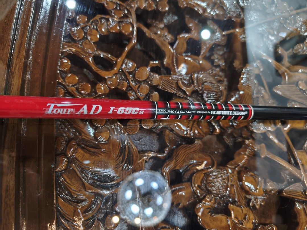 Graphite Design Tour AD I-65c Golf Shaft (Category: Golf) located in Paranaque City. Submitted by manilagolfmarket (Listing ID 1431848812, Image 2). Description: - Graphite Design Tour AD I-65c shaft - Eye-catching red and black design - Equipped with a black SUSAS Pro grip - Designed for enhanced accuracy and distance.