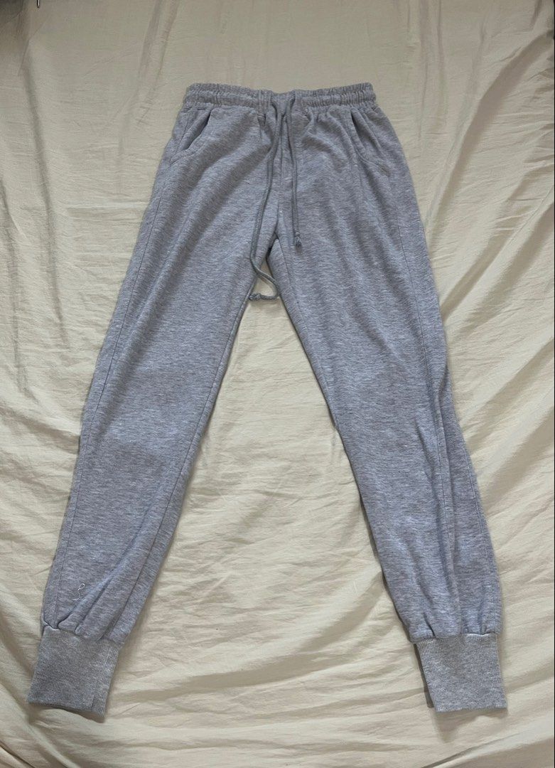 Gray Sweatpants (Category: Other Bottoms) located in Manila. Submitted by mxinii (Listing ID 1431844725, Image 1). Description: - Drawstring waist - Cuffed ankles - has pockets - Soft, comfortable fabric - Ideal for casual wear or lounging.