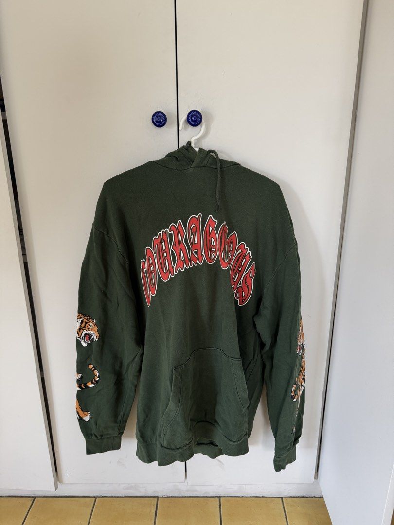 Green Hoodie with Tiger Print (Category: Hoodies) located in Quezon City. Submitted by spworld3000 (Listing ID 1431851134, Image 1). Description: .