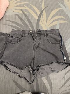 (Category: ) located in . Submitted by jelly.llyn (Listing ID 1431958548, Image 1). Description: .